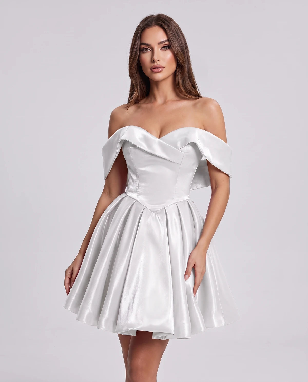 Amaranteelle Mini Dresses — White