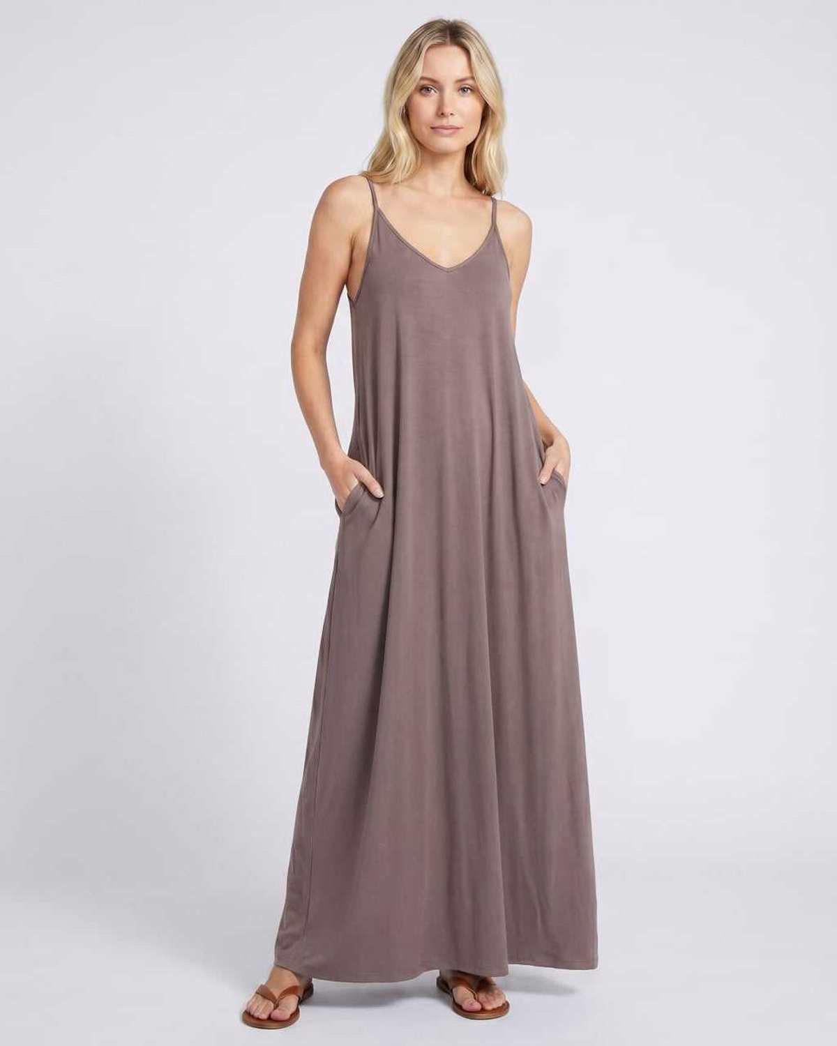 Ramblion Eva maxi dress — v-neck neckline · styled view 22 · styled for prom season
