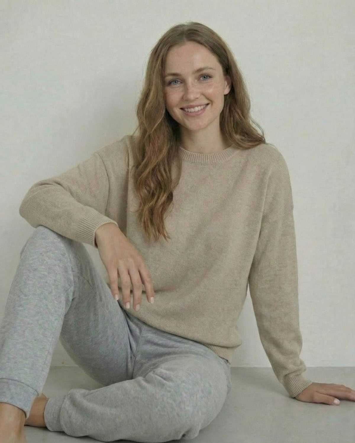 Gena Pullover in soft beige, 95% polyester, relaxed fit for comfort, perfect for casual occasions, by RAMBLION.