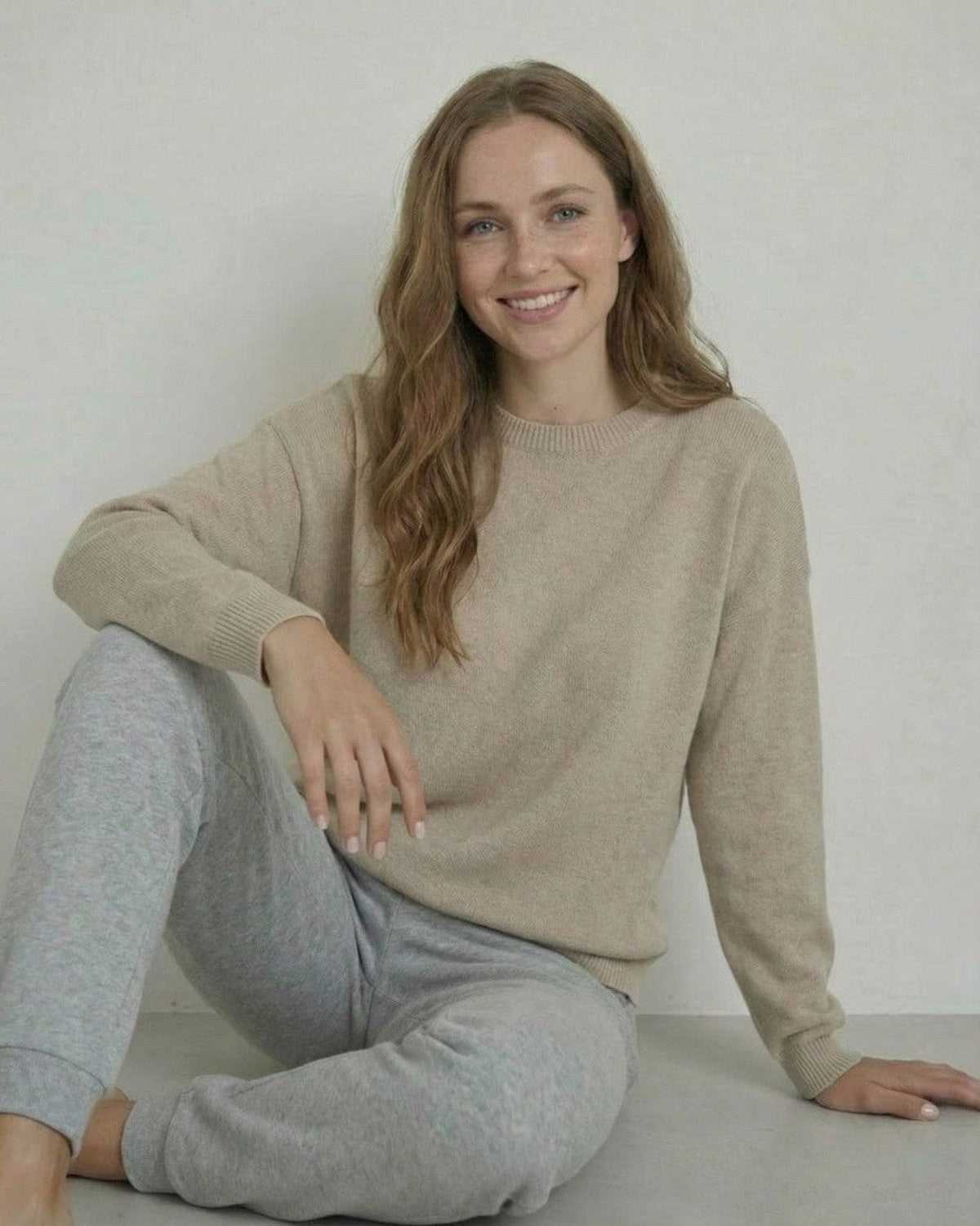 Gena Pullover in soft beige, relaxed comfort, perfect for casual occasions by RAMBLION.