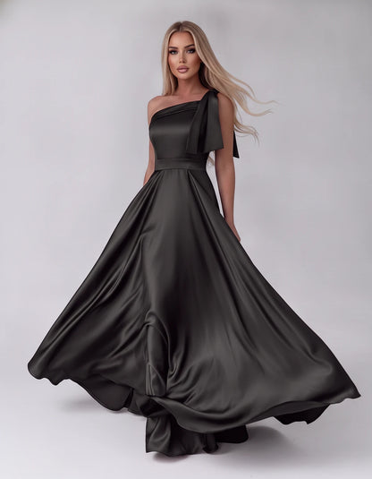 Ilonka Maxi Dresses — Black | SKU: RB-4b5ac0-black-2,RB-4b5ac0-black-4,RB-4b5ac0-black-6,RB-4b5ac0-black-8,RB-4b5ac0-black-10,RB-4b5ac0-black-12,RB-4b5ac0-black-14,RB-4b5ac0-black-16,RB-4b5ac0-black-16W,RB-4b5ac0-black-18W,RB-4b5ac0-black-20W