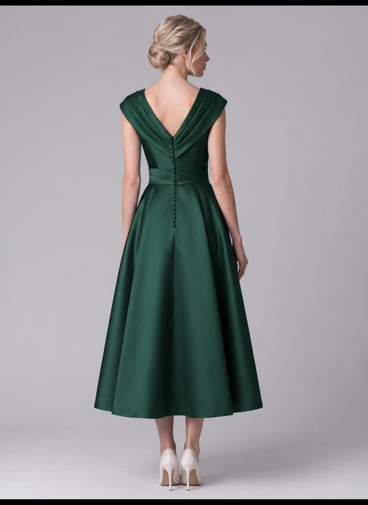 Madrigal Midi Dresses — Green | SKU: RB-e8c11e-green-2,RB-e8c11e-green-4,RB-e8c11e-green-6,RB-e8c11e-green-8,RB-e8c11e-green-10,RB-e8c11e-green-12,RB-e8c11e-green-14,RB-e8c11e-green-16,RB-e8c11e-green-16W,RB-e8c11e-green-18W,RB-e8c11e-green-20W,RB-e8c11e-green-22W