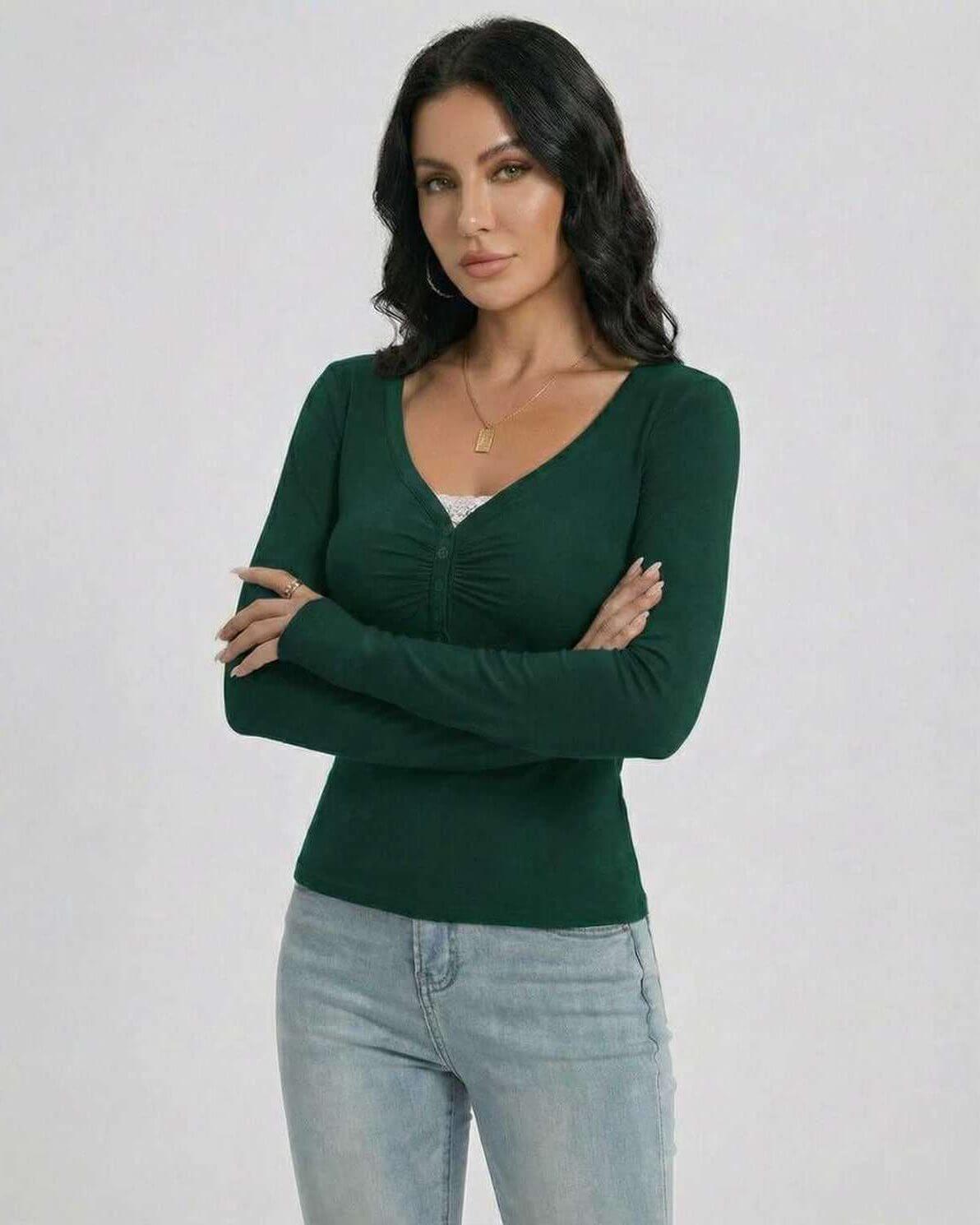 Padu Pullover in green, long sleeves, V neck, chic style for casual or professional occasions by RAMBLION.