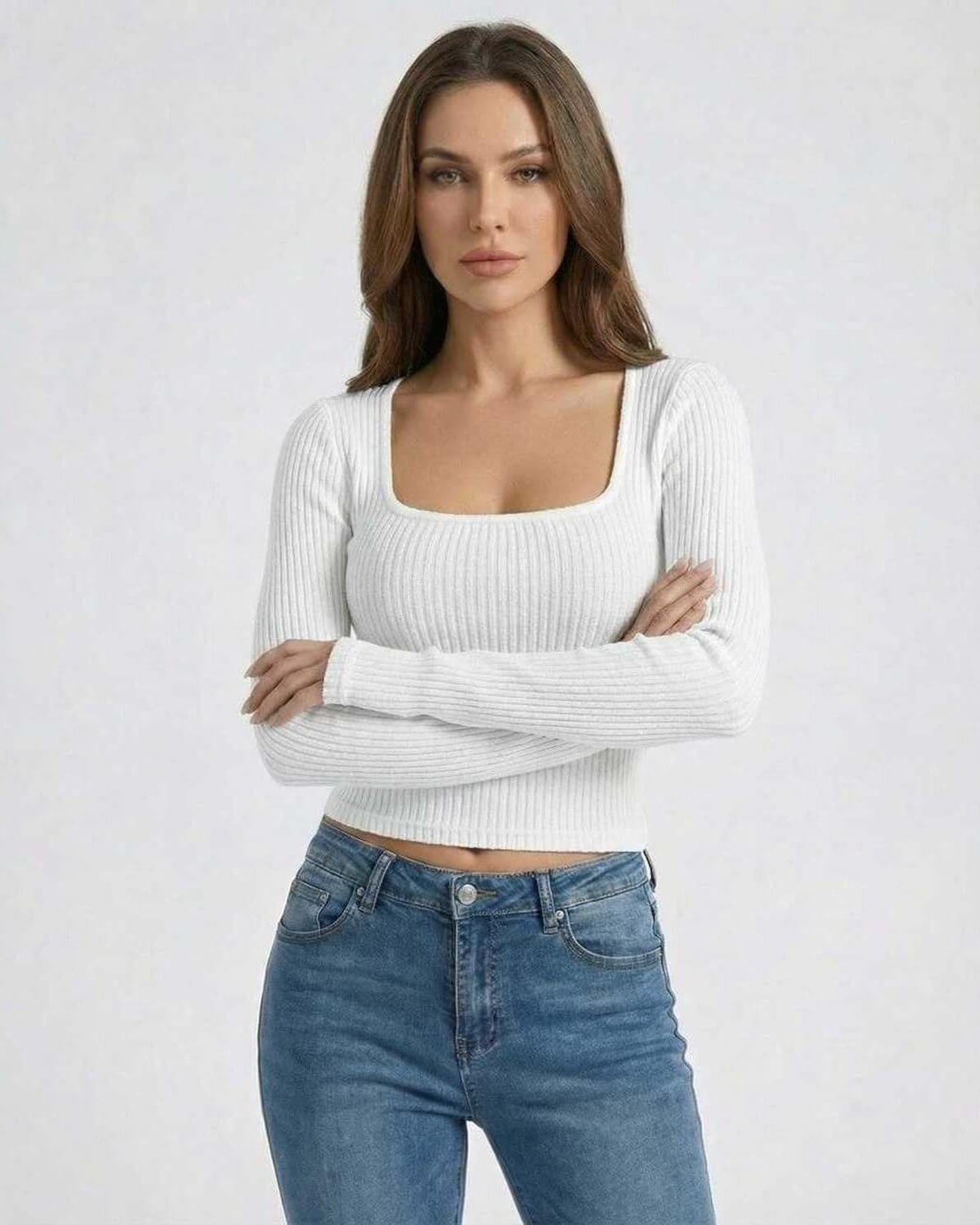 Ragu Pullover by RAMBLION, white ribbed knit, cropped silhouette, stylish comfort for various occasions.