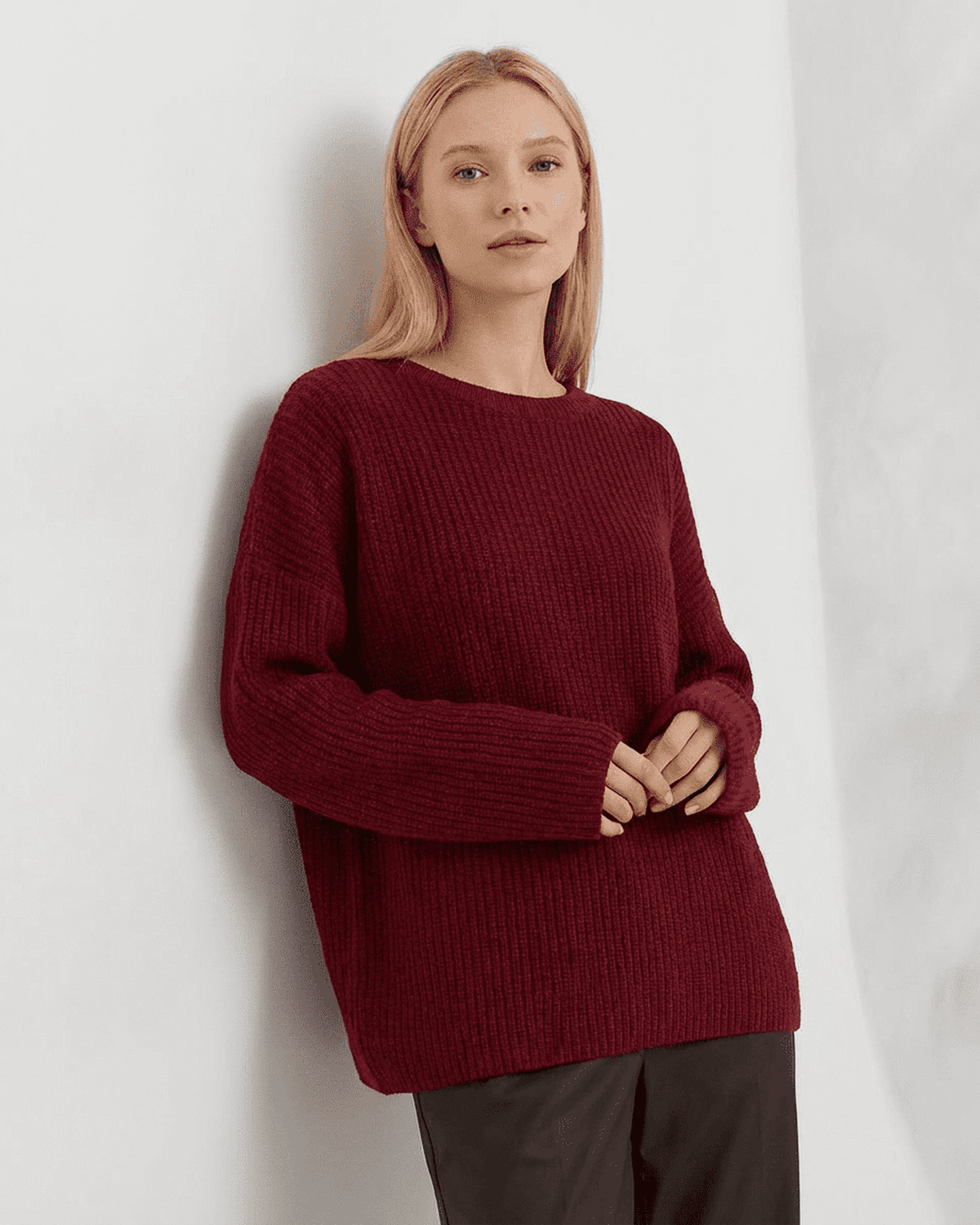 Marlo Sweater by RAMBLION - Loose Fit Ribbed Knitwear in Burgundy, perfect for fall and winter wear.