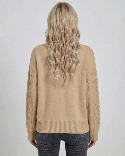 Sagi Sweater by RAMBLION, beige cable knit back view, cozy, chic, perfect for Autumn and Winter style.
