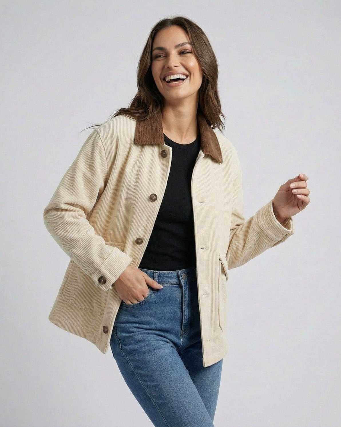 Sienna Jacket - Women's oversized jacket in cream with brown collar for casual fall streetwear.