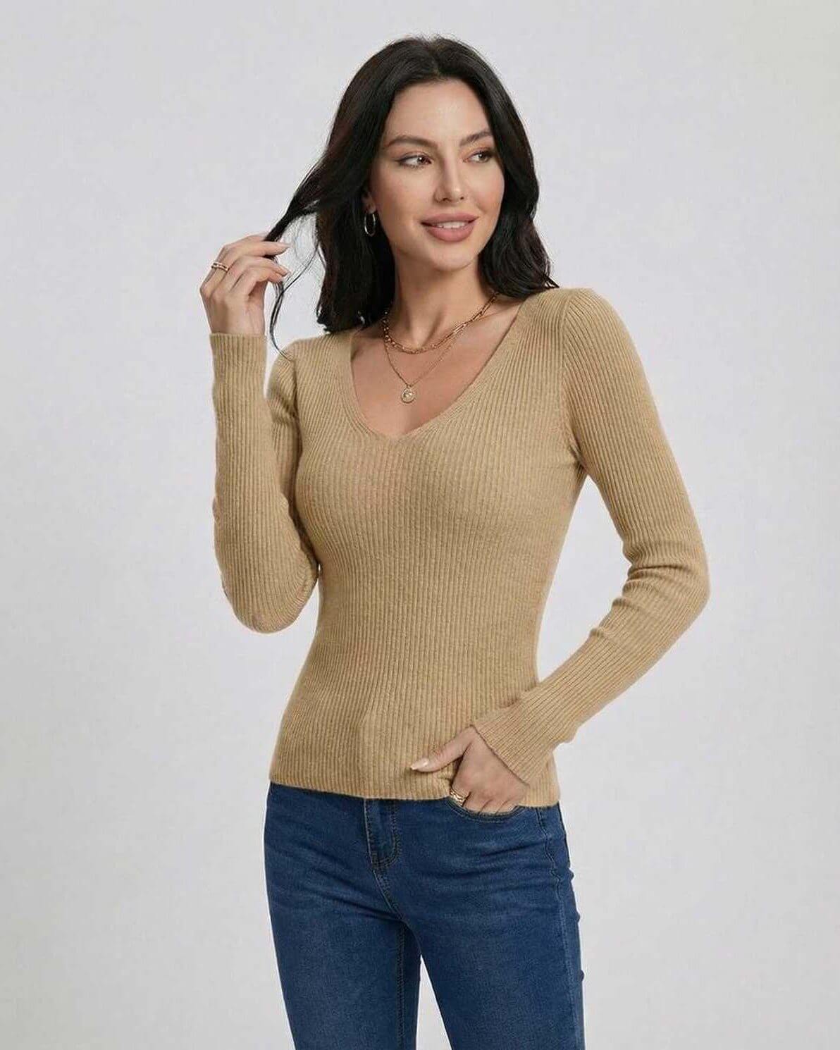 Usna Pullover beige long sleeve sweater with V-neck, lightweight elegance, ideal for casual outings by RAMBLION.