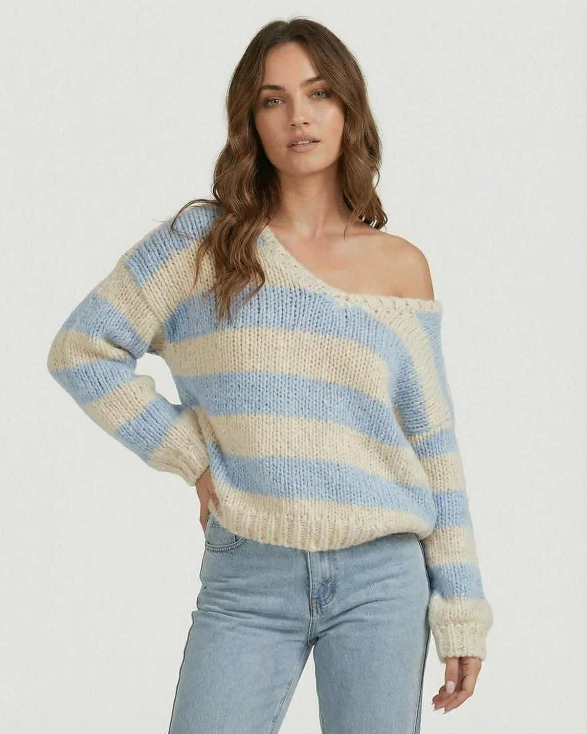 White Pullover, front view | Ramblion | SKU: MP-48392-blueivory-L-3464,MP-48392-blueivory-M-7606,MP-48392-blueivory-S-1029,MP-48392-blueivory-XL-118,MP-48392-blueivory-XS-2319