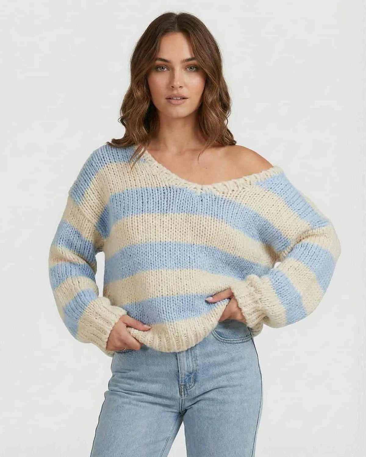 White Pullover, front view | Ramblion | SKU: MP-48392-blueivory-L-3464,MP-48392-blueivory-M-7606,MP-48392-blueivory-S-1029,MP-48392-blueivory-XL-118,MP-48392-blueivory-XS-2319