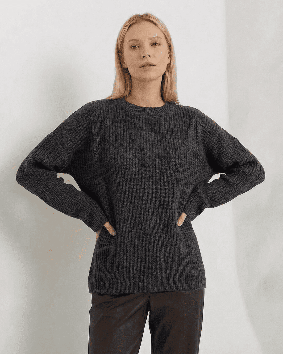 Xady Sweater in grey, round neck, relaxed fit, perfect for cozy everyday wear by RAMBLION.