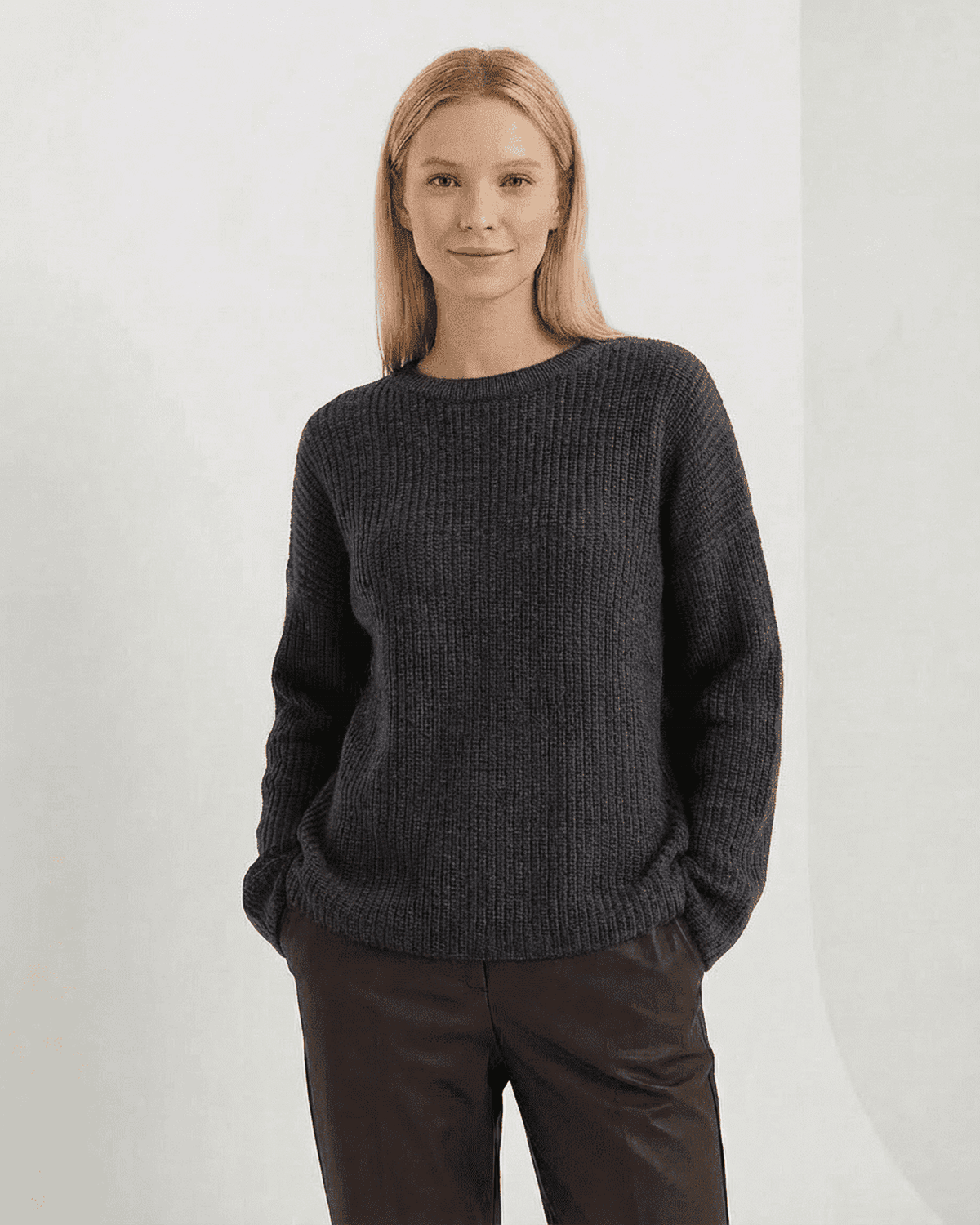 Xady Sweater in grey featuring round neck, relaxed fit, and warm fabric, perfect for cozy everyday wear by RAMBLION.