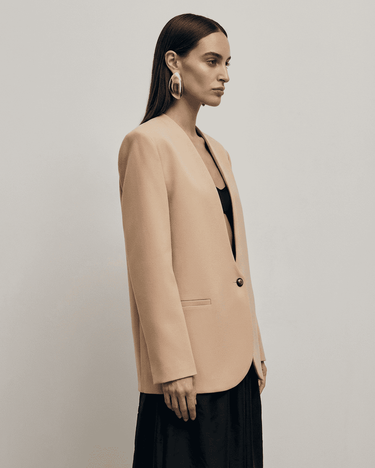 Xoa Blazer by RAMBLION, beige, tailored silhouette, V-neck, elegant, stylish for day to night wear.