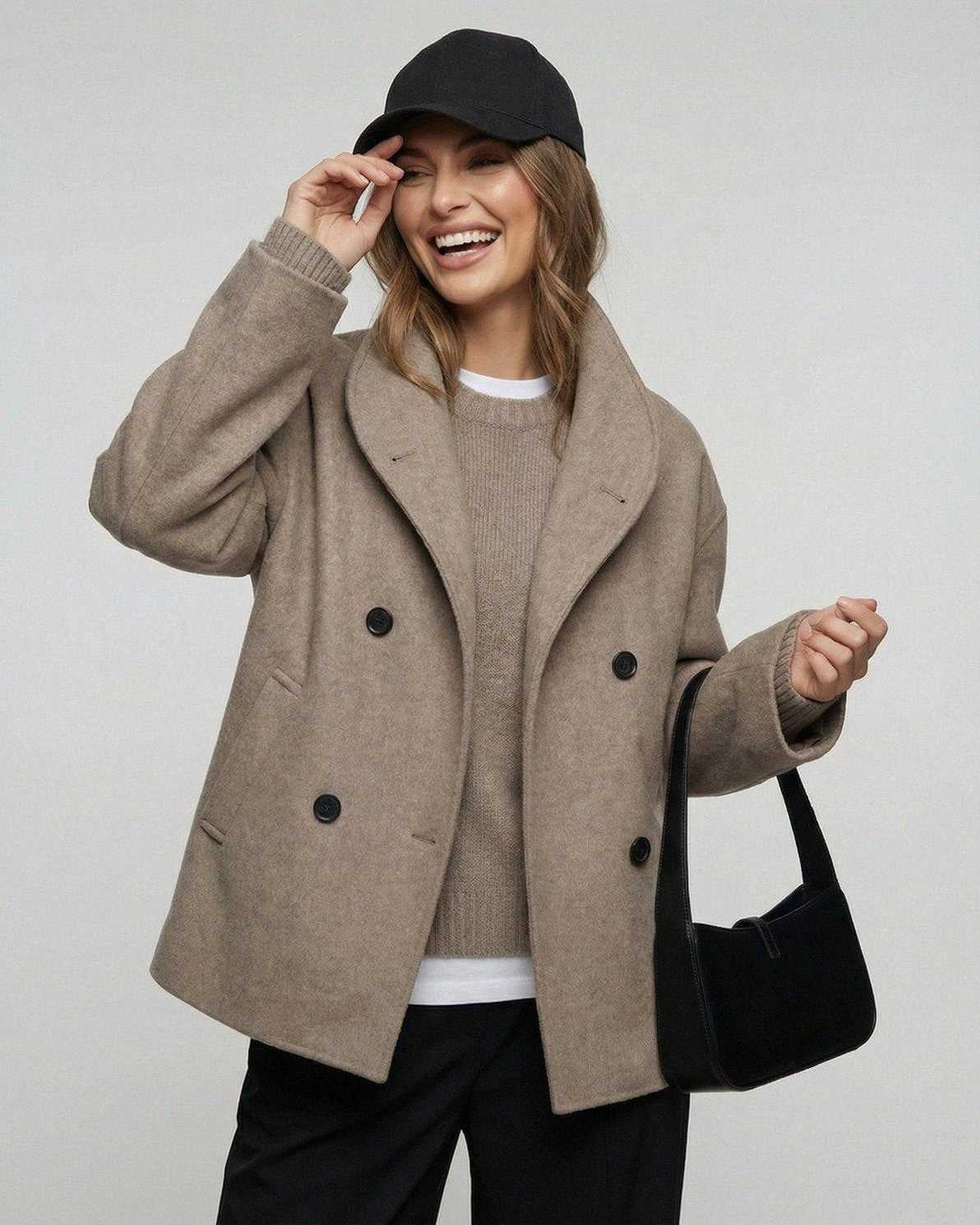 Yafy Jacket in beige, oversized style, perfect for layering; combines comfort and chic for transitional seasons by RAMBLION.