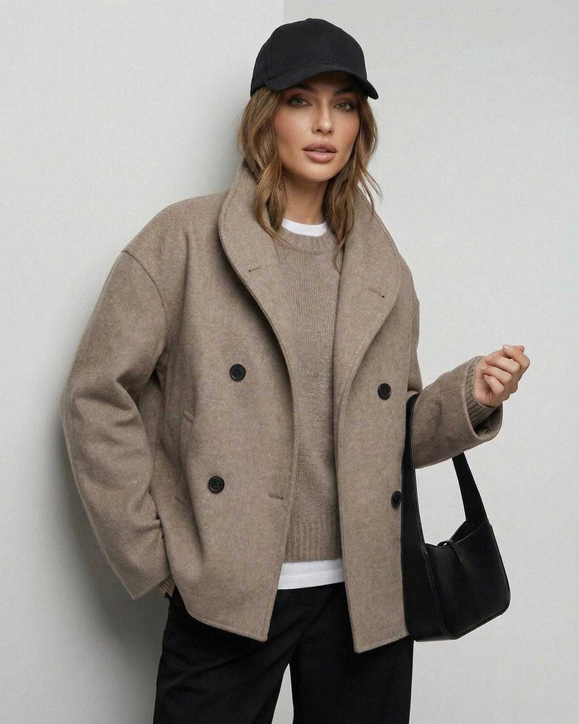 Yafy Jacket in beige, oversized, stylish for layering, perfect for transitional seasons by RAMBLION.